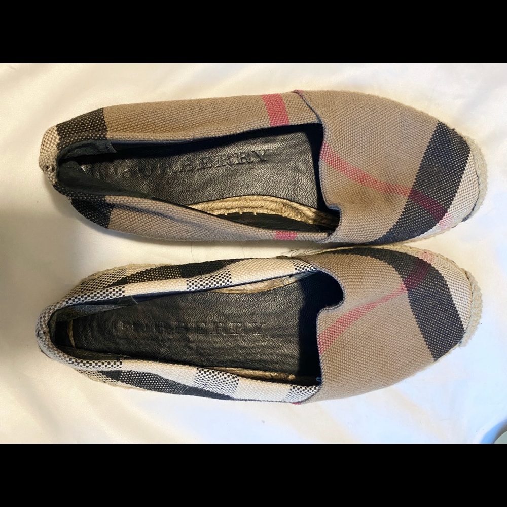 Burberry slip on
